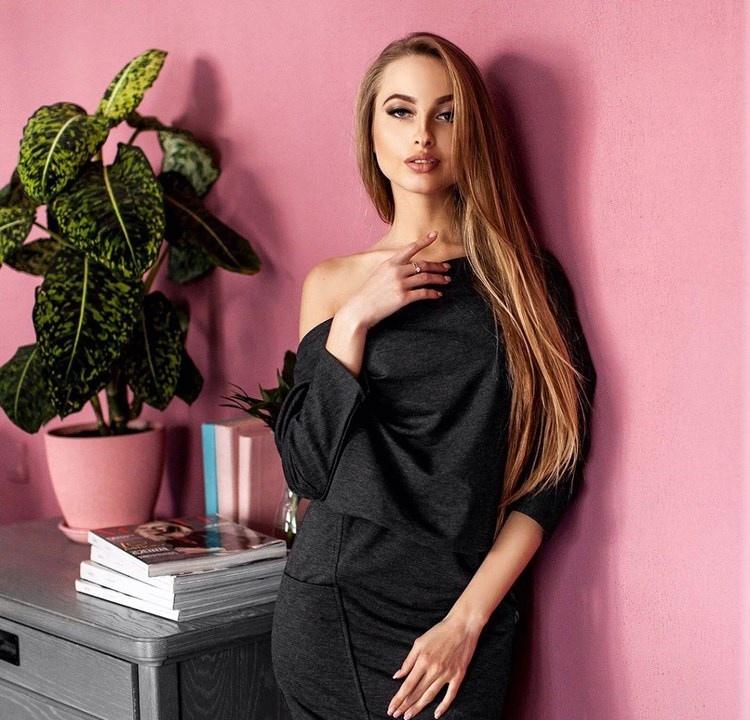 乌克兰美女模特Alina Kosilova成熟妩媚写真图片