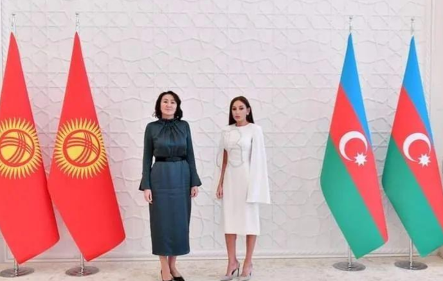 58岁阿塞拜疆第一夫人：长相酷似赫本，还当上副总统比希拉里幸福